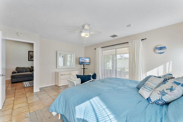 5861 Sunswept Lane B, Boynton Beach, FL 33437