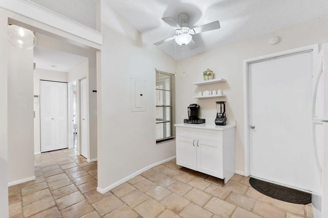 5861 Sunswept Lane B, Boynton Beach, FL 33437