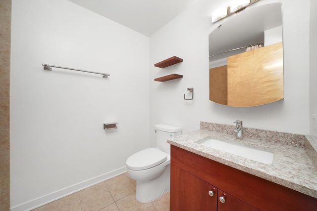 1224 W Van Buren Street 709, Chicago, IL 60607