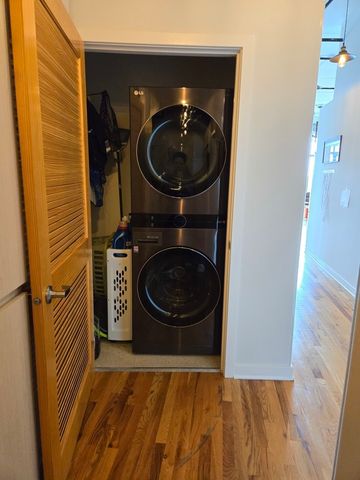 1224 W Van Buren Street 709, Chicago, IL 60607