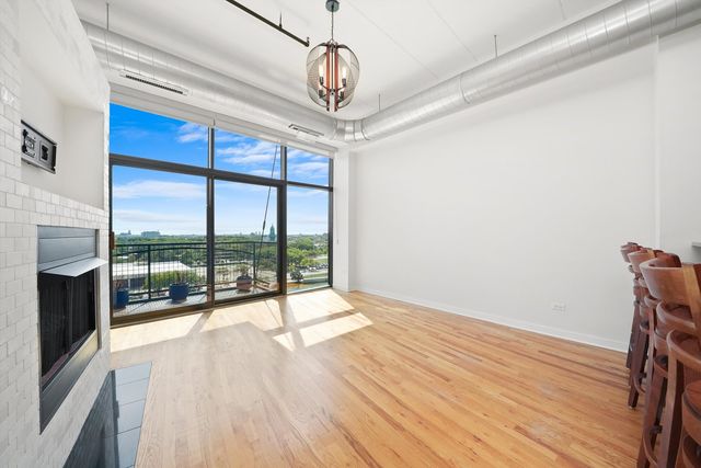 1224 W Van Buren Street 709, Chicago, IL 60607