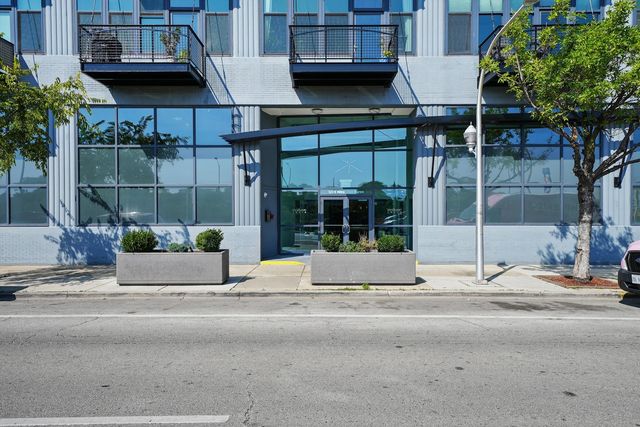 1224 W Van Buren Street 709, Chicago, IL 60607