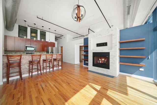 1224 W Van Buren Street 709, Chicago, IL 60607