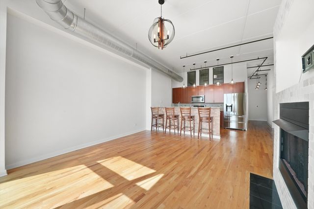 1224 W Van Buren Street 709, Chicago, IL 60607