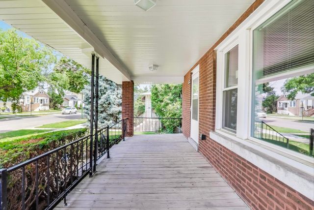 3909 N New England Avenue, Chicago, IL 60634