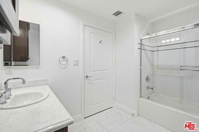 4424 Whitsett Avenue 309, Studio City (los Angeles), CA 91604