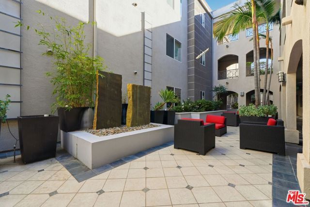 4424 Whitsett Avenue 309, Studio City (los Angeles), CA 91604