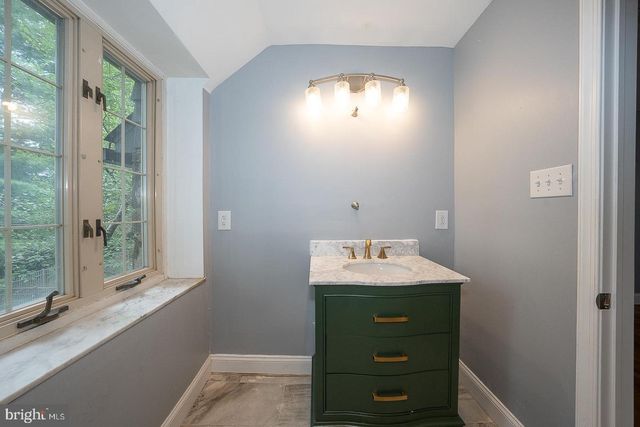 1216 LINDALE AVE, Drexel Hill, PA 19026