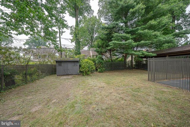 1216 LINDALE AVE, Drexel Hill, PA 19026
