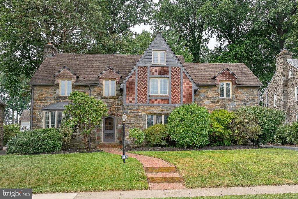 1216 LINDALE AVE, Drexel Hill, PA 19026