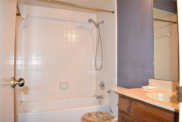 2025 Espinosa Drive, Carrollton, TX 75010