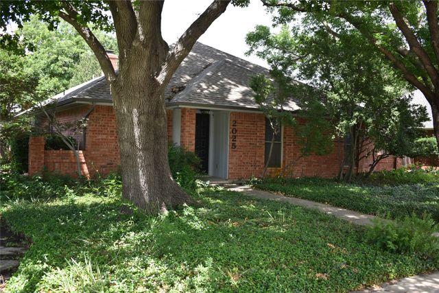 2025 Espinosa Drive, Carrollton, TX 75010