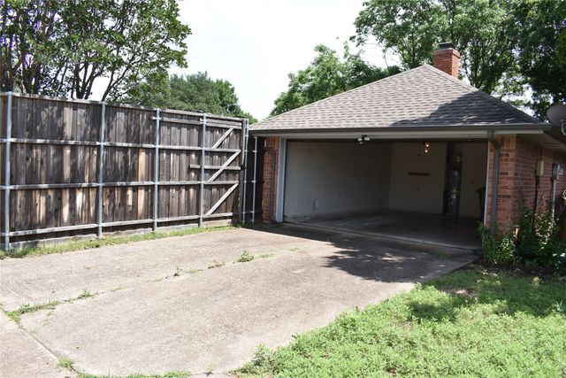 2025 Espinosa Drive, Carrollton, TX 75010