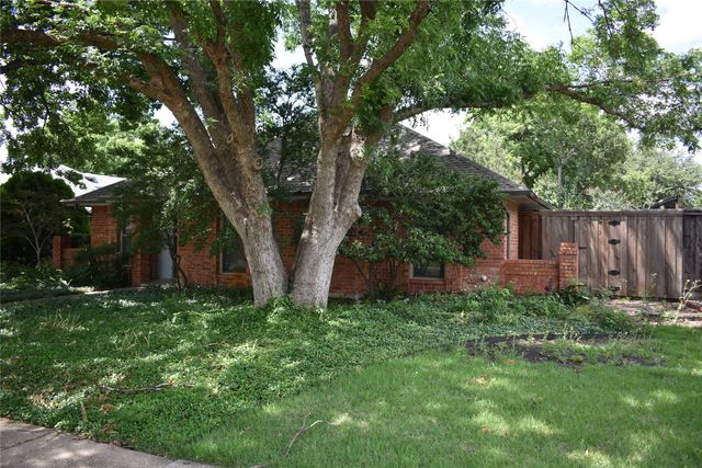 2025 Espinosa Drive, Carrollton, TX 75010