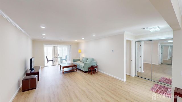 9-c Aspen Plaza, Monroe, NJ 08831