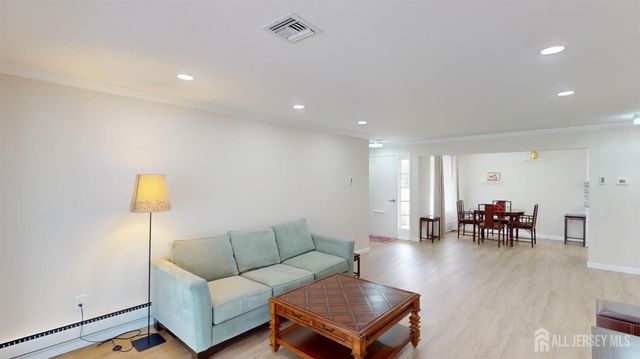 9-c Aspen Plaza, Monroe, NJ 08831