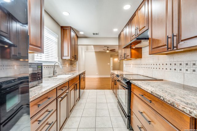 201 W Craig Pl Apt N, San Antonio, TX 78212