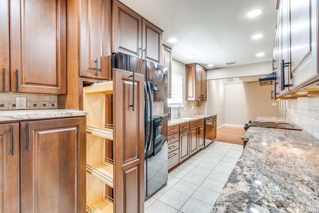 201 W Craig Pl Apt N, San Antonio, TX 78212