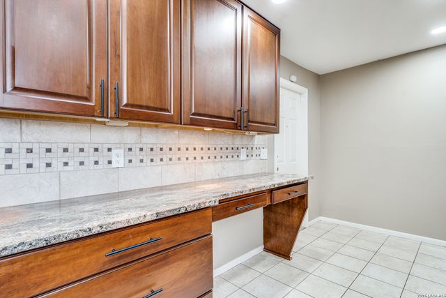 201 W Craig Pl Apt N, San Antonio, TX 78212