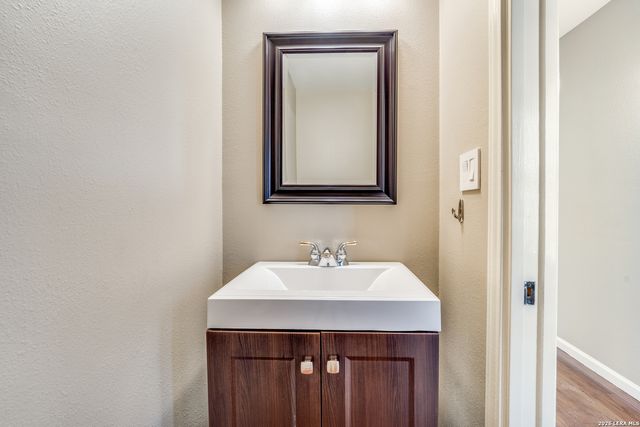 201 W Craig Pl Apt N, San Antonio, TX 78212