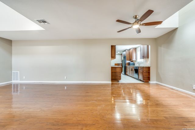 201 W Craig Pl Apt N, San Antonio, TX 78212