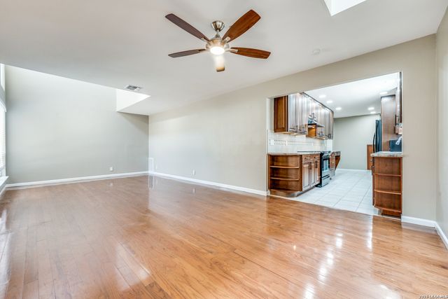 201 W Craig Pl Apt N, San Antonio, TX 78212