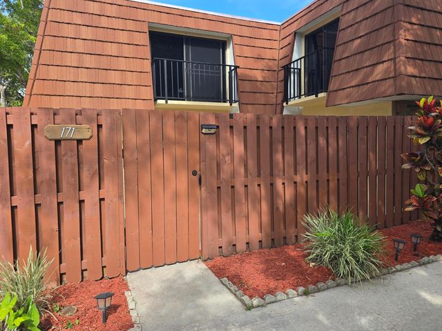 1480 MASTERS Circle 171, Delray Beach, FL 33445