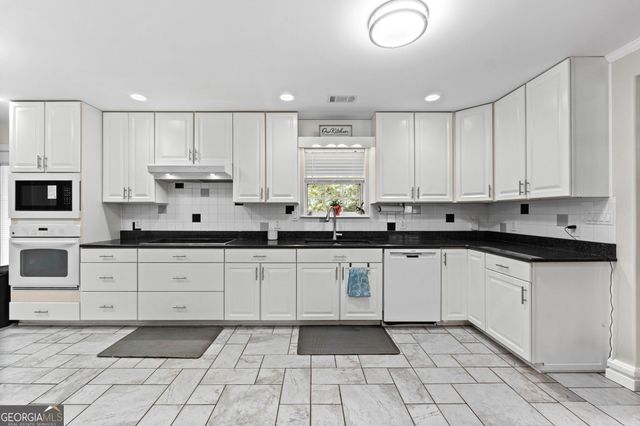 165 Leguin Mill Road, Locust Grove, GA 30248