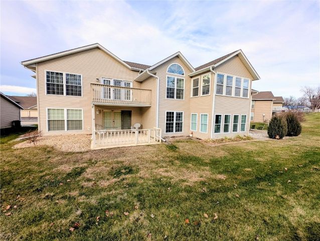 3707 Foxborough Terrace NE B, Cedar Rapids, IA 52402