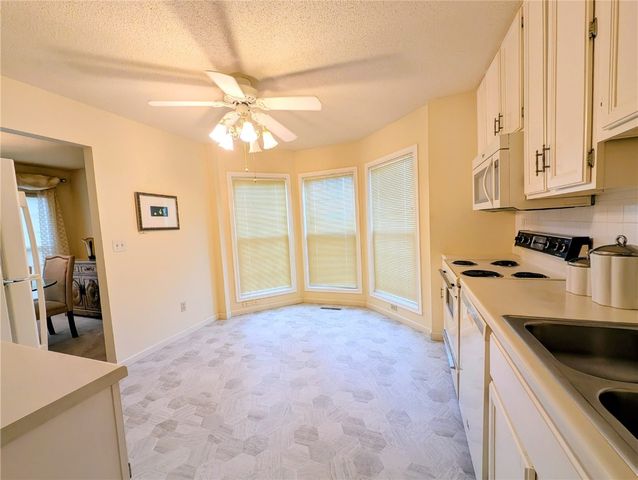 3707 Foxborough Terrace NE B, Cedar Rapids, IA 52402