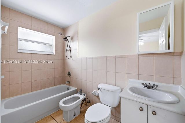 3072 NW 14th St REAR, Miami, FL 33125