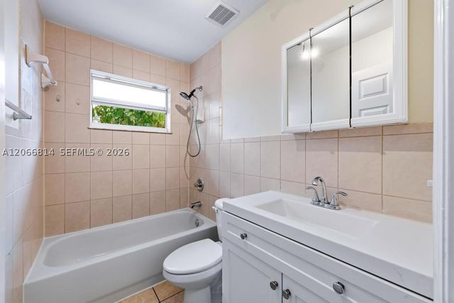 3072 NW 14th St REAR, Miami, FL 33125