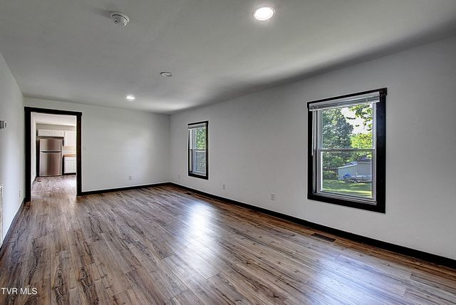 124 Fairridge Road, Johnson City, TN 37604