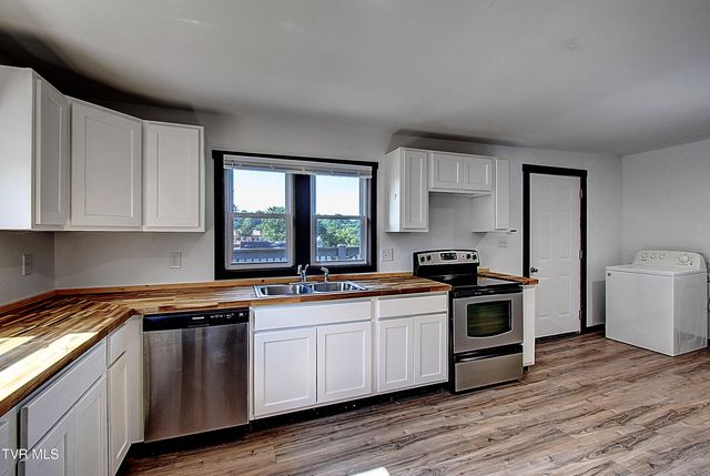 124 Fairridge Road, Johnson City, TN 37604