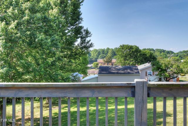 124 Fairridge Road, Johnson City, TN 37604