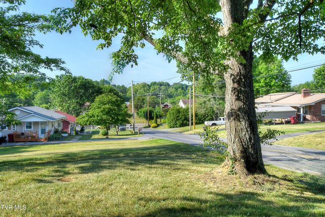 124 Fairridge Road, Johnson City, TN 37604