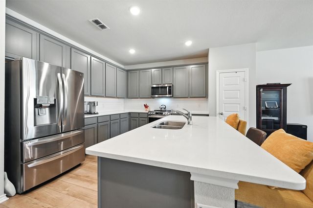 8009 Gangway Drive, Fort Worth, TX 76179