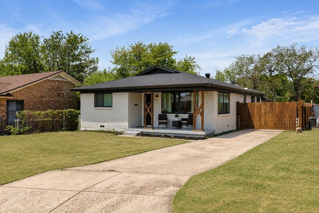 2915 Clinton Avenue, Fort Worth, TX 76106