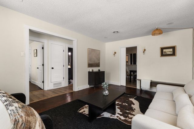 2915 Clinton Avenue, Fort Worth, TX 76106