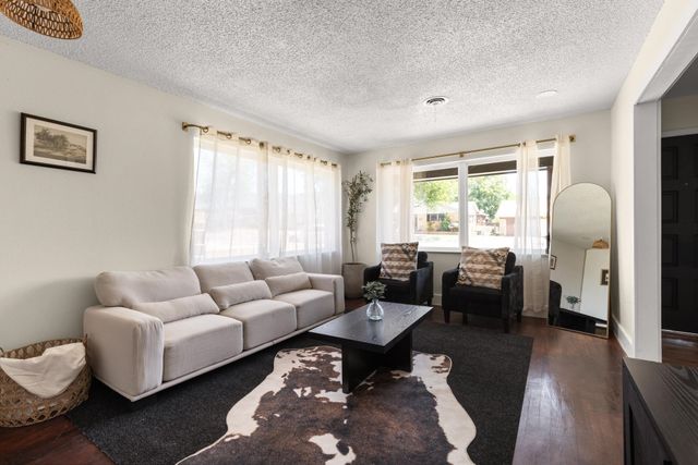 2915 Clinton Avenue, Fort Worth, TX 76106