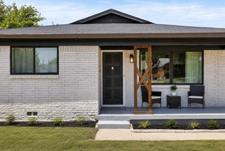 2915 Clinton Avenue, Fort Worth, TX 76106