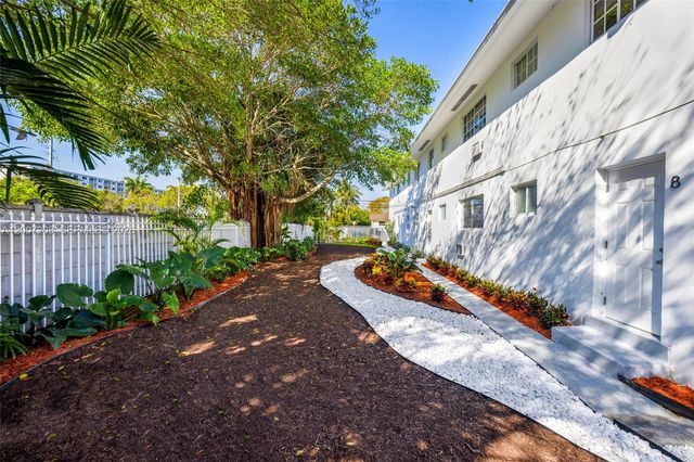1300 NE 110th St, Miami, FL 33161