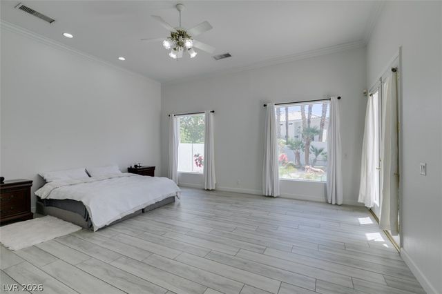 8033 Secret Harbor Court, Las Vegas, NV 89128