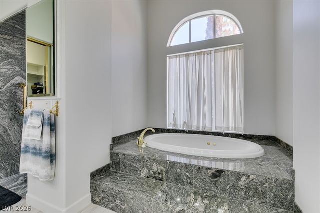 8033 Secret Harbor Court, Las Vegas, NV 89128