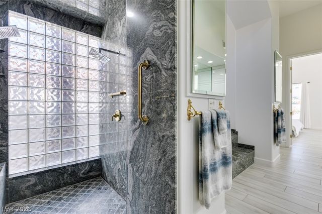 8033 Secret Harbor Court, Las Vegas, NV 89128