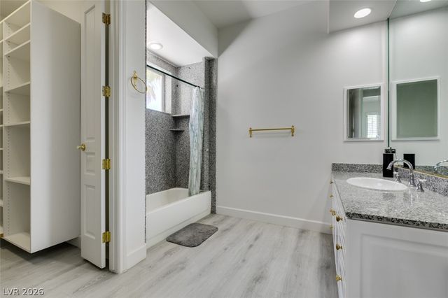 8033 Secret Harbor Court, Las Vegas, NV 89128