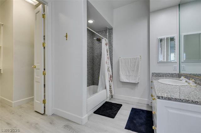 8033 Secret Harbor Court, Las Vegas, NV 89128