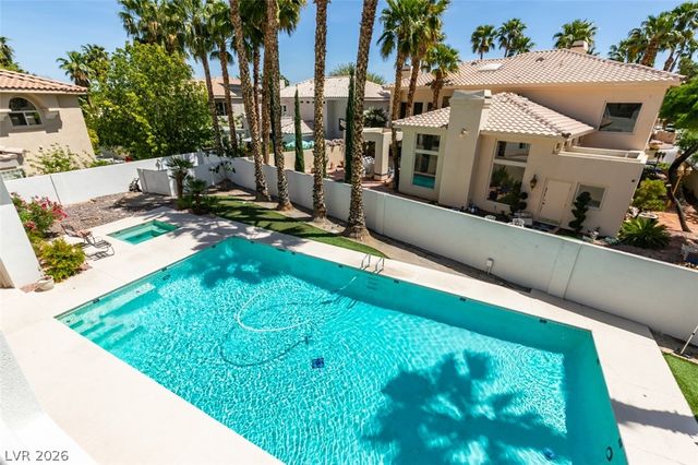 8033 Secret Harbor Court, Las Vegas, NV 89128