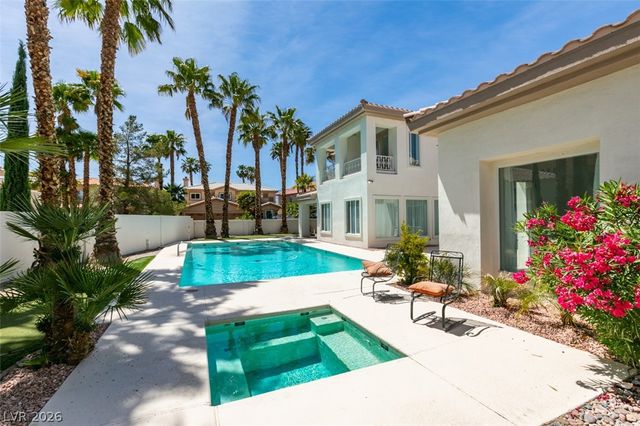 8033 Secret Harbor Court, Las Vegas, NV 89128