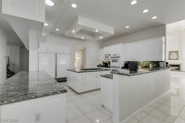 8033 Secret Harbor Court, Las Vegas, NV 89128